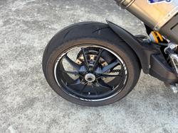 2017 DUCATI 939 HYPERMOTARD Red