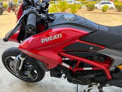 2017 DUCATI 939 HYPERMOTARD Red