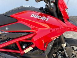 2017 DUCATI 939 HYPERMOTARD Red