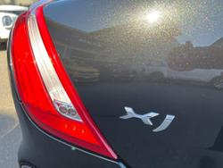 2011 Jaguar XJ Premium Luxury