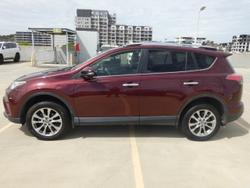 2016 Toyota RAV4 Cruiser (4x4)
