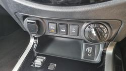 2021 Nissan Navara ST-X