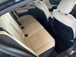 2023 Lexus ES 300h Luxury