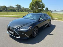 2023 Lexus ES 300h Luxury