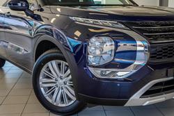 2025 Mitsubishi Outlander LS