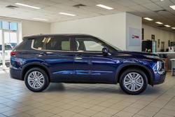 2025 Mitsubishi Outlander LS