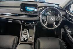 2025 Mitsubishi Outlander LS