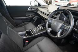 2024 Mitsubishi Outlander LS