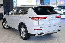 2024 Mitsubishi Outlander LS