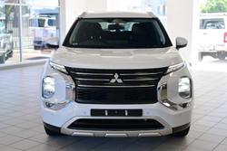 2024 Mitsubishi Outlander LS