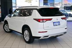 2024 Mitsubishi Outlander LS