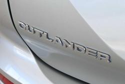 2025 Mitsubishi Outlander LS