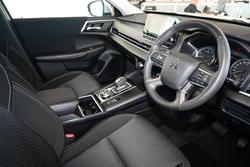 2025 Mitsubishi Outlander LS