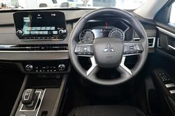 2025 Mitsubishi Outlander LS