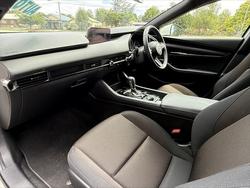 2022 Mazda 3 G20 Evolve