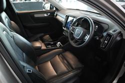 2022 Volvo XC40 Ultimate B5 Dark