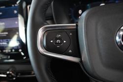 2022 Volvo XC40 Ultimate B5 Dark