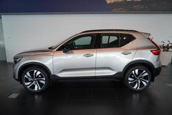 2022 Volvo XC40 Ultimate B5 Dark