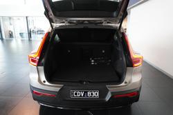 2022 Volvo XC40 Ultimate B5 Dark