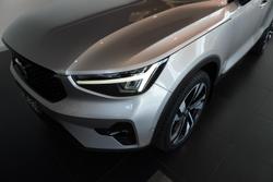 2022 Volvo XC40 Ultimate B5 Dark