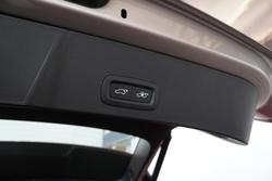 2022 Volvo XC40 Ultimate B5 Dark