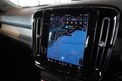 2022 Volvo XC40 Ultimate B5 Dark