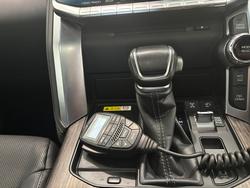 2024 Toyota LANDCRUISER LC300 3.3L V6 DSL VX 7 Seats