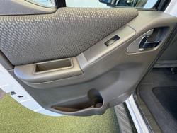 2013 Nissan Navara ST