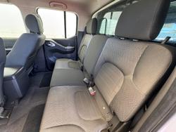 2013 Nissan Navara ST