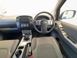2013 Nissan Navara ST
