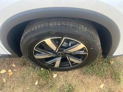 2025 BYD SEALION 5 Essential