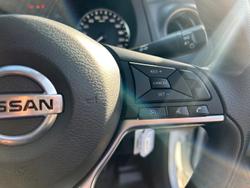 2024 Nissan Navara SL