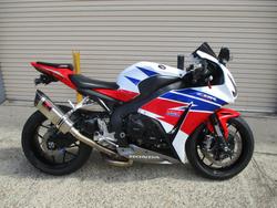 Honda CBR1000RR (fireblade)