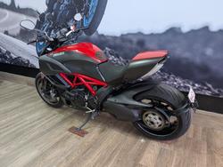 2013 DUCATI 2013 DUCATI 1200CC DIAVEL MOTORCYCLE RED