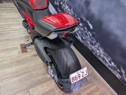 2013 DUCATI 2013 DUCATI 1200CC DIAVEL MOTORCYCLE RED