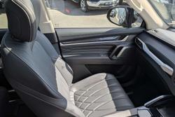 2025 LDV D90 Executive