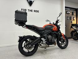2023 Triumph TRIDENT 660 MATT BAJA ORANGE