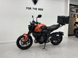 2023 Triumph TRIDENT 660 MATT BAJA ORANGE