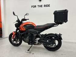 2023 Triumph TRIDENT 660 MATT BAJA ORANGE