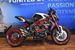 MV Agusta Brutale 800 Dragster RR LH44