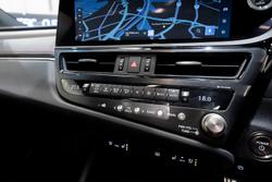 2022 Lexus ES 300h F Sport AXZH10R White Nova