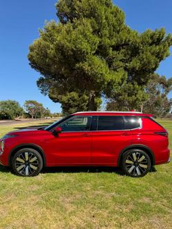 2025 Mitsubishi Outlander Exceed