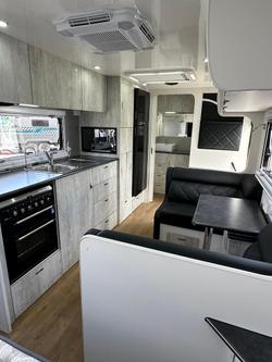 2022 Red Centre Kimberley Plus 208 Microwave Edition PRICE DROP TO $79,990