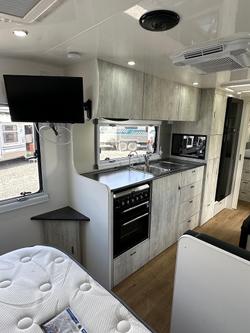 2022 Red Centre Kimberley Plus 208 Microwave Edition PRICE DROP TO $79,990