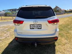 2017 Toyota Kluger GX