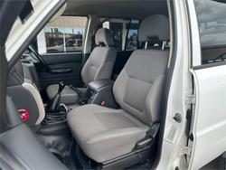 2013 NISSAN PATROL DX (4x4) GU SERIES 9 White