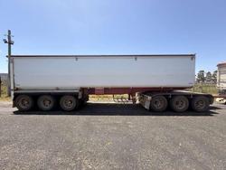 2010 Moore Grain Tippers