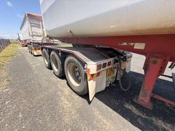 2010 Moore Grain Tippers