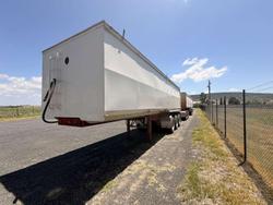 2010 Moore Grain Tippers