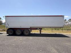 2010 Moore Grain Tippers